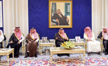 أمير الرياض يستقبل أصحاب الفضيلة والمعالي والأهالي