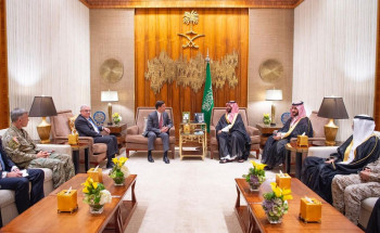 ولي العهد يجتمع مع وزير الدفاع الأمريكي