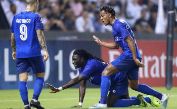 الهلال يمزق شباك السد برباعية على أرضه بدوري أبطال آسيا