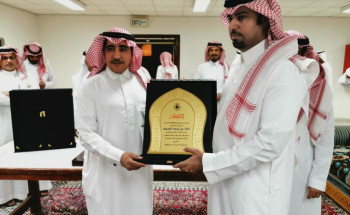 ادارات مطار الاحساء الدولي يكرمون خالد السيف تقديرا لجهوده