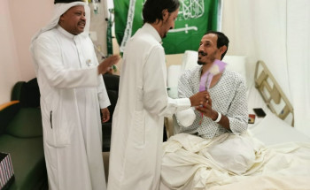 مستفيدي مركز التأهيل بالأحساء في زيارة المصابين من أبطال الحد الجنوبي