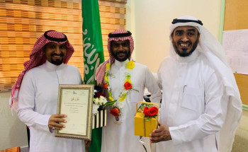 ” النجار ” يحصل على جائزة التميز في ثانوية الحرمين بالهفوف