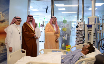 سمو أمير منطقة المدينة المنورة وسمو نائبه يزوران مصابي حادث الحافلة