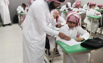 البشـر : يطمأن على سير الدراسة في “متوسطة أحـد”