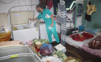 بلدية وسط الدمام تتلف 385 كلغم مواد غذائية فاسدة من شقتين سكنية