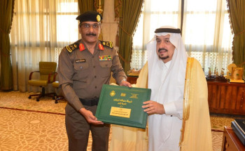 أمير منطقة الرياض يتسلم التقرير السنوي لشرطة المنطقة
