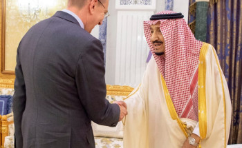 خادم الحرمين الشريفين يستقبل وزير خارجية جمهورية لاتفيا