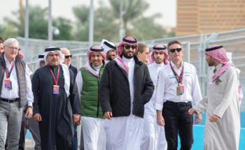 ولي العهد يشهد انطلاقة الجولة الافتتاحية لبطولة “إيه بي بي فورمولا إي” للسيارات الكهربائية في دورتها الثانية بالدرعية