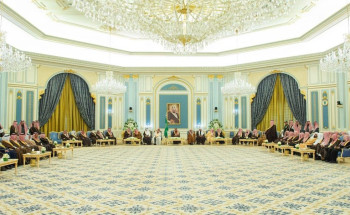 خادم الحرمين الشريفين يستقبل أصحاب السمو الأمراء وسماحة مفتي عام المملكة وأصحاب الفضيلة العلماء وجمعاً من المواطنين
