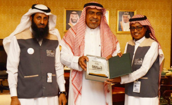 النشامى التطوعي يمنحون معالي أمين أمانة العاصمة المقدسة العضوية الشرفية