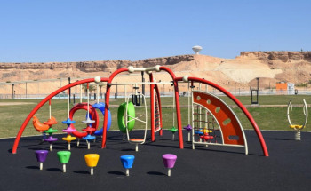 تجهيز أعمدة ومرافق وألعاب لذوي الاحتياجات الخاصة بمنتزة الملك سلمان بالغاط