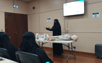 ” الصحة العامة ” تقدم ورشة عن الأسعافات الأولية في مدينة الأمير عبدالله بن جلوي