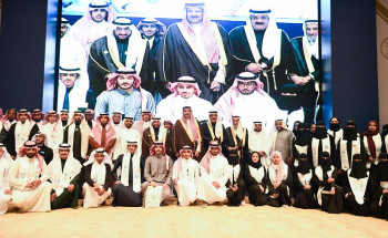 أمير منطقة المدينة المنورة يُدشن برنامج “سفراء الوسطية” بجامعة طيبة