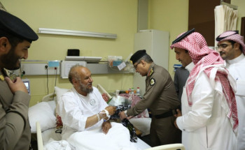 مدير إدارة العلاقات العامة والإعلام بالأمن العام يزور الذين يتلقون العلاج والتأهيل