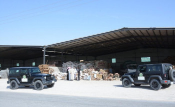 مصادرة ٤٥ طنًّا من الحطب في أسواق الاحساء