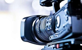 شتان بين الاعلامي والمشهور: