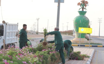 بلدية شعبة نصاب تزرع الحوليات الصيفية وتنفذ خدمات مساندة بالحدائق العامة