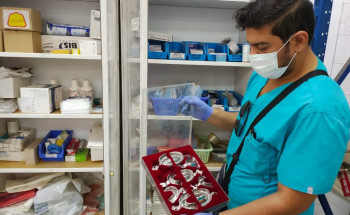 بلدية القطيف تغلق مستودعا مخالفا للمستلزمات الطبية