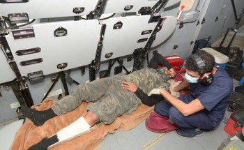 قبيل الإفطار.. طيران الأمن ينقذ ويسعف مصاباً محتجزاً في أعلى قمة جبل بوادي ريم بالمدينة المنورة