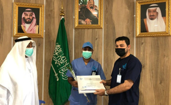 “بلدية القطيف” تكريم الموظفين المساندين نظير جهودهم في التصدي لجائحة كورونا  ​