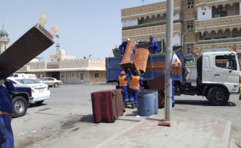 بلدية القطيف ترفع ٣٧٦٧٧ متر مكعب من النفايات والأنقاض في شهر