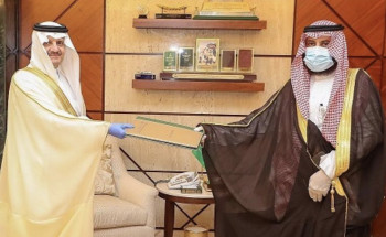 أمير المنطقة الشرقية يلتقي برئيس القطاع الشرقي بشركة المياه الوطنية