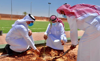 مدير صحة وبيئة الجوف يفتتحان اليوم العالمي للتصحر بزراعة 50 ألف شتلة