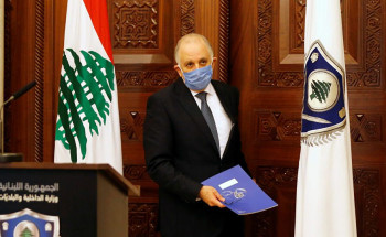 وزير الداخلية اللبناني يلتقي السفير البريطاني لدى لبنان