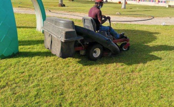 بلدية الوجه تواصل أعمالها لتحسين المشهد الحضري