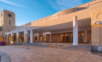 كلية ينبع الجامعية تحصل على منحة لطلابها من معهد الإداريين IMA