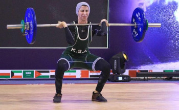 العنود الخليفي بطلة بطولة الالتزام لرفع الأثقال