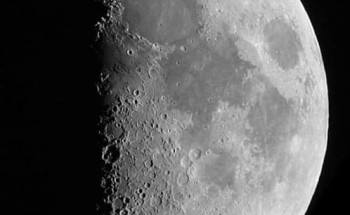 التربيع الأول يزين سماء الوطن العربي