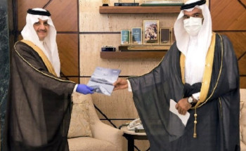 أمير المنطقة الشرقية يلتقي مدير ميناء الملك عبدالعزيز بالدمام