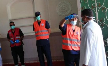 نقاط فرز في بعض جوامع المنطقة ينفذها متطوعو الهلال الأحمر بالجوف