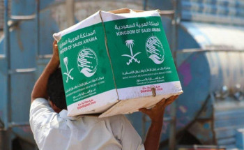 مركز الملك سلمان للإغاثة يوزع مساعدات غذائية بمديرية البريقة في محافظة عدن