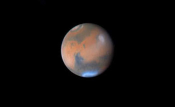 الكوكب الأحمر يواعد السماء العربية