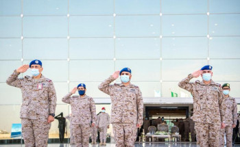 نيابة عن سمو ولي العهد.. رئيس هيئة الأركان العامة يرعى حفل تخريج الدفعة(98)من طلبة كلية الملك فيصل الجوية