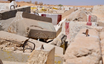 أمانة الجوف تزيل ١٠ آلاف كتلة خرسانية لتحسين المشهد الحضري