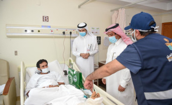 اللواء الداود ينقل معايدة الأمير عبدالعزيز بن سعود للمنومين بمستشفى قوى الأمن بمكة