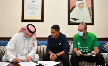 أحمد بصاص وحسن العلي أهلاويان حتى 2024