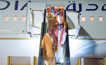 خادم الحرمين الشريفين يصل إلى نيوم