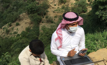 وزير التعليم يوجه بتكريم معلم ظهر في منصات التواصل