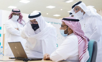 وزير التعليم يزور مركز الدعم الفني لمنصة مدرستي في تعليم تبوك ويطلع على الفصول الافتراضية