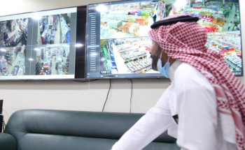 رئيس بلدية القريات يدشن برنامج الرقابة عن بُعد