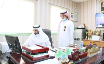 مدير تعليم القريات يتفقد متوسطة الخندق