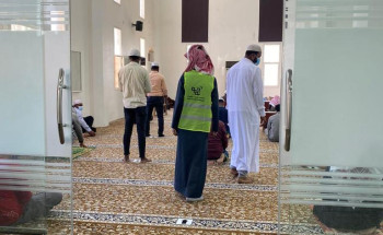 بالتعاون مع فرع وزارة الشؤون الإسلامية مجلس شباب الجوف يشارك في تطبيق الاحترازات الوقائية لمنع تفشي فايروس كورونا في جوامع المنطقة