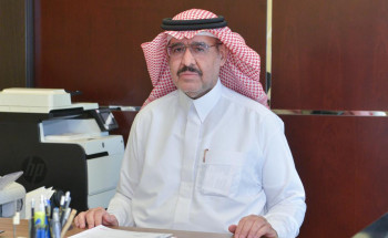 معالي رئيس جامعة الملك فيصل وكافة منسوبيها يرفعون الشكر للقيادة ويهنئون بترقية الأستاذ أحمد العرفج للمرتبة الخامسة عشرة