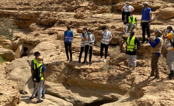 انطلاقة الرحلة الخلوية لمرحلة الجوالة التي ينفذها نادي جمعية الكشافة  