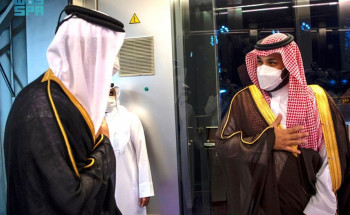ولي العهد يستقبل سمو أمير دولة قطر بمطار الملك عبدالعزيز الدولي في جدة