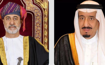 خادم الحرمين الشريفين يُجري اتصالاً هاتفيًا بسلطان عُمان